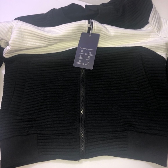 NWT A0W07S Black and White Men’s Jacket - Picture 5 of 12